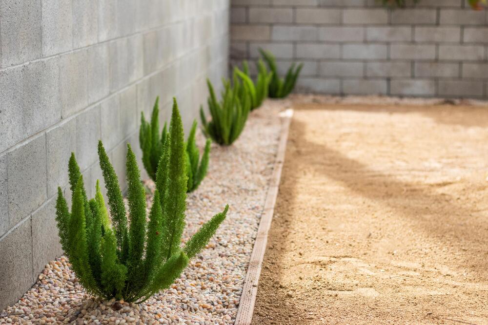 Decomposed Granite with Flagstones